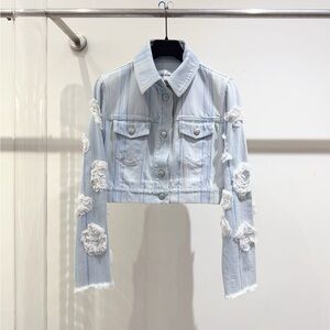 🚩steal authentic CHANEL Light Blue Denim Jacket with White Floral Accents